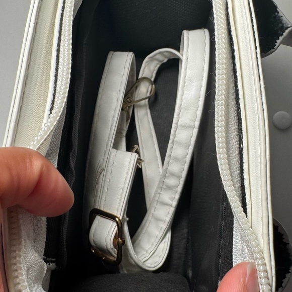 SHEIN White Textured Crossbody - Picture 5 of 6